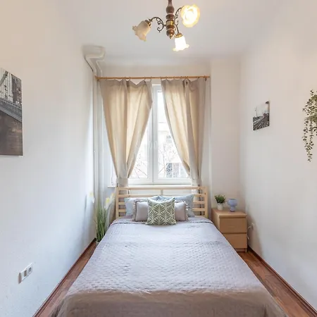 Riverside Balcony With View To Danube