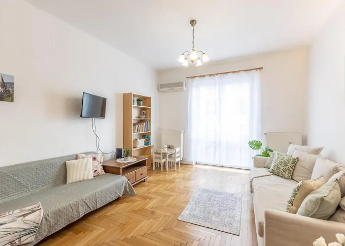 Riverside Balcony With View To Danube *