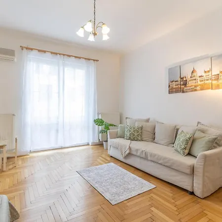 Apartman Riverside Balcony With View To Danube