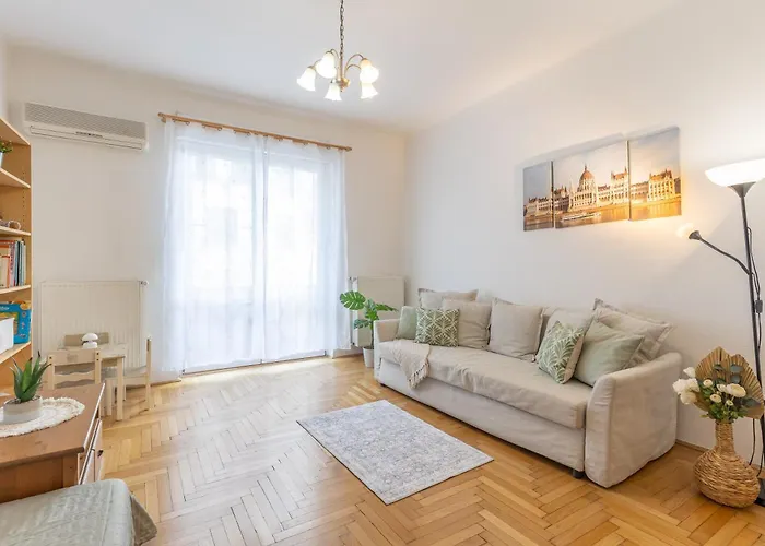 Apartment Riverside Balcony With View To Danube