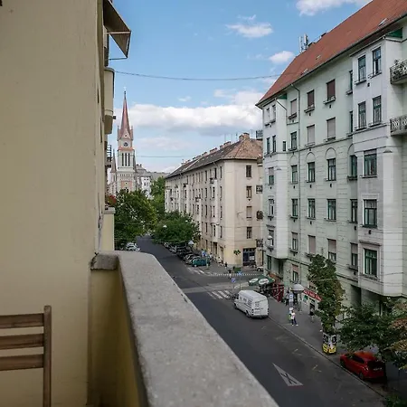 Riverside Balcony With View To Danube Budapest